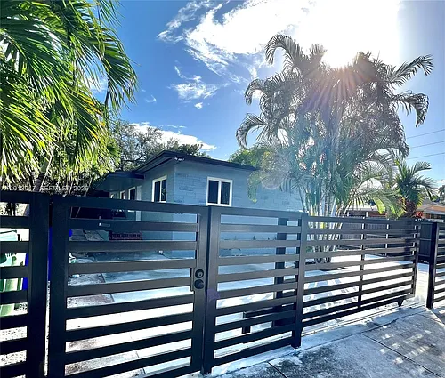 280 NW 55th St Photo 1
