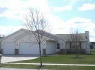 978 Crescent Ave, Fond Du Lac, WI 54935