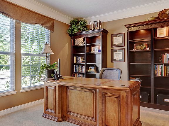 4th image of 3382 Vinson Dr
