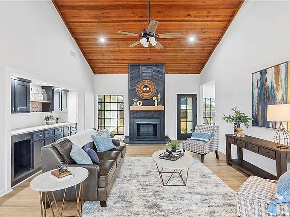 4th image of 6707 Sun Meadow Ln