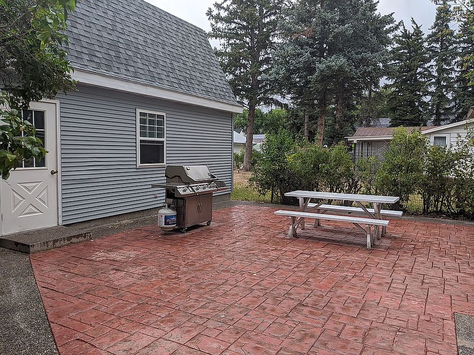2nd image of 12 2nd Ave NW