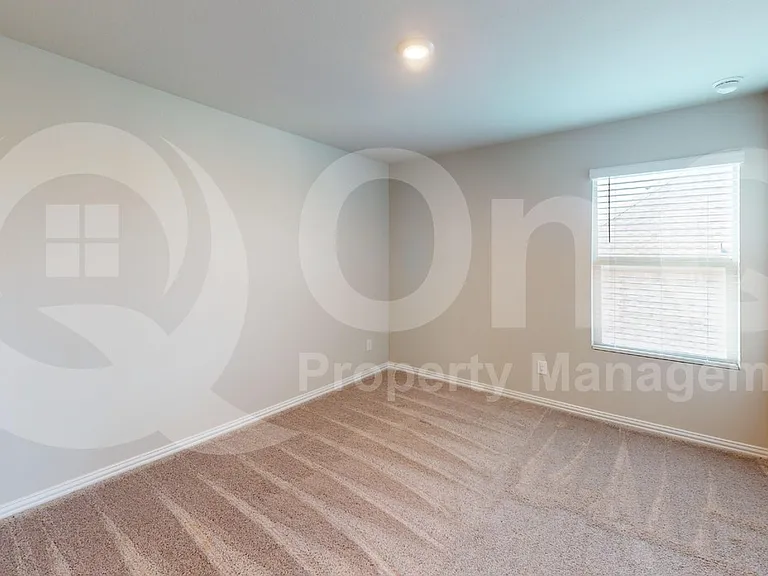 1508 Lannon Ln — Photo 17