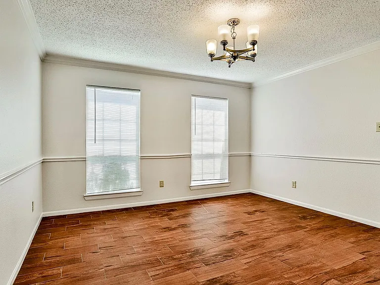 5504 Big Bend Dr — Photo 5