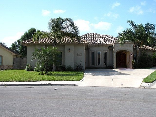 1st image of 716 Pine Falls Dr