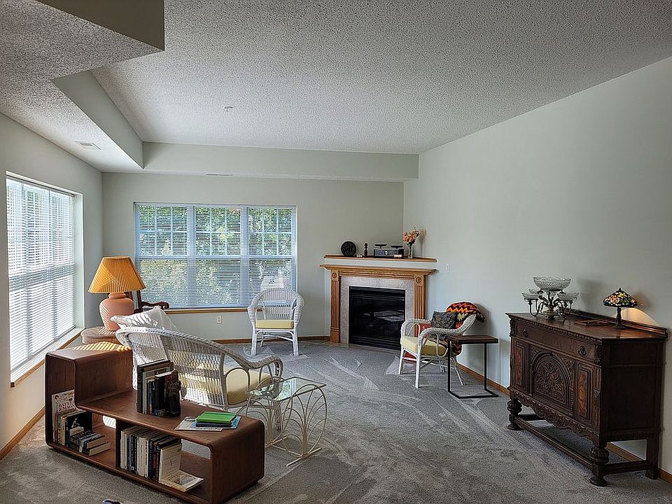 1st image of 1480 Applewood Ct W Unit 222
