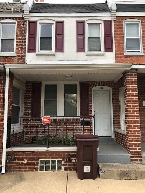 1st image of 832 Woodlawn Ave