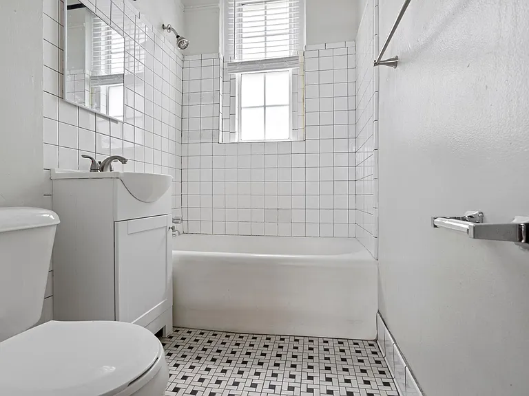 City View Apartments — Photo 9