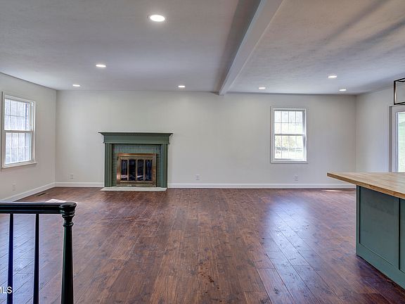 2nd image of 3017 Winesap Rd