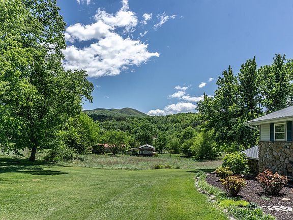 3rd image of 10064 Asheville Hwy