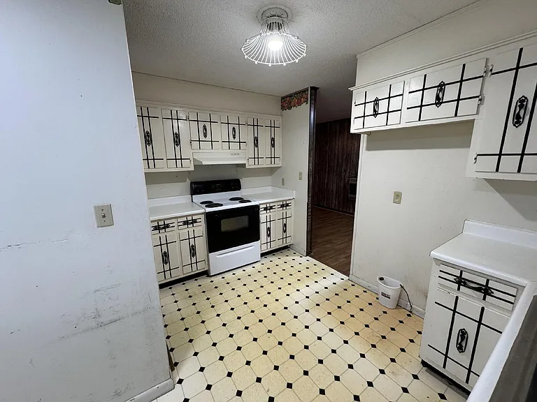 190 Croft Ave — Photo 10