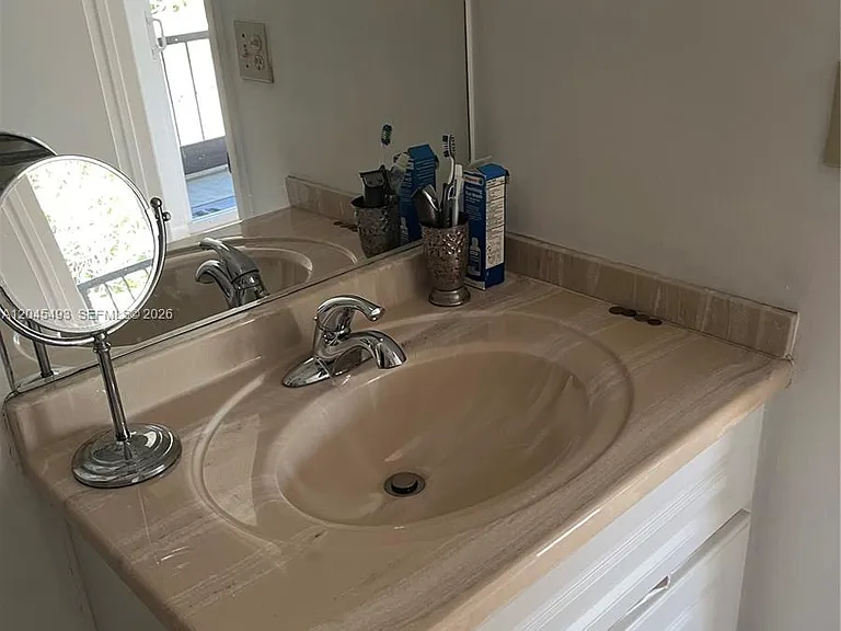 4114 NW 88th Ave #201 — Photo 5