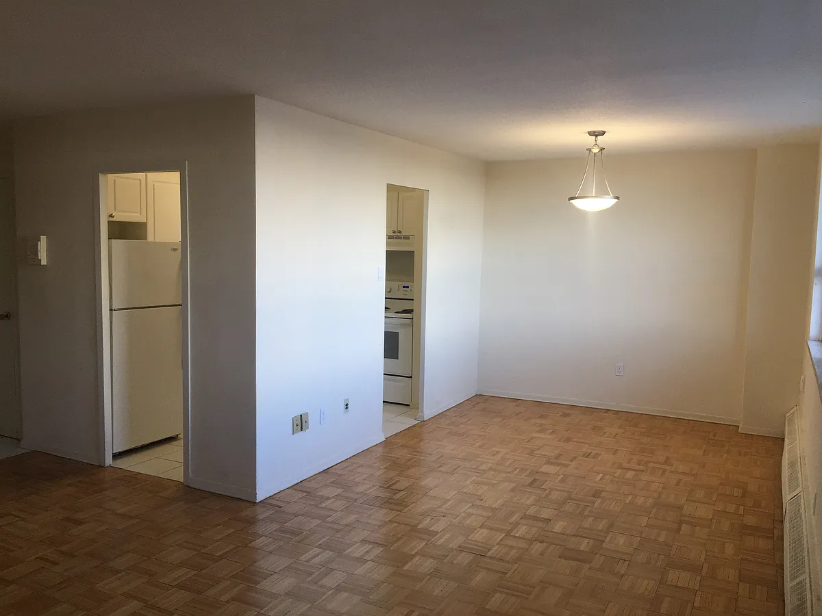 Building Photo - 775 Steeles Ave W