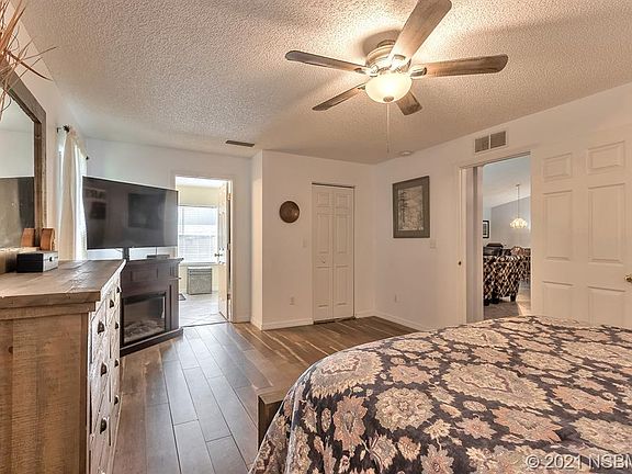 5th image of 125 Campton St
