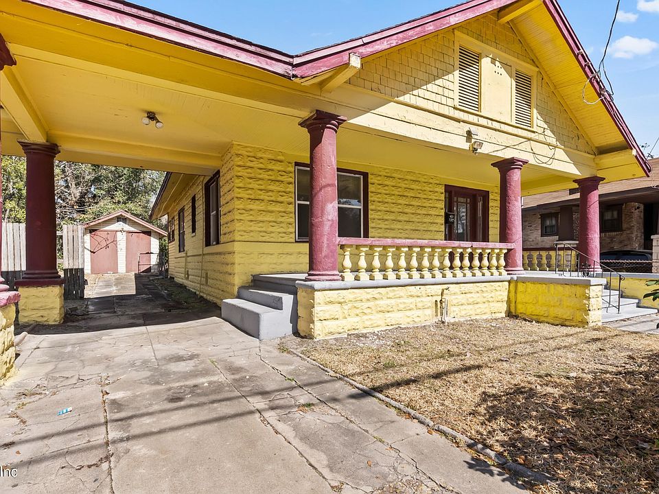 1st image of 137 W 18TH Street