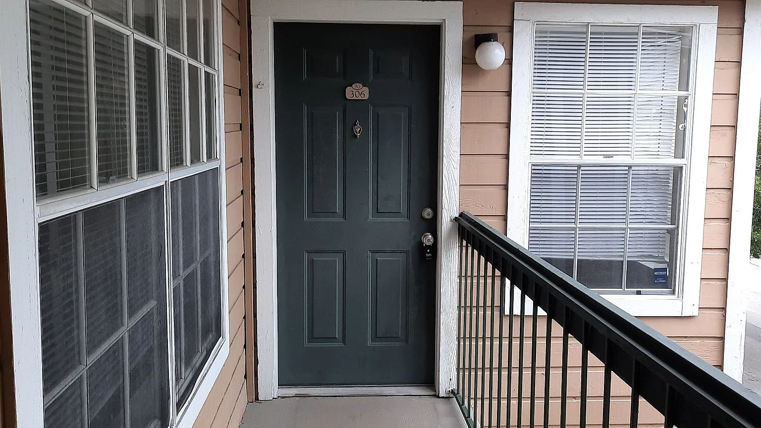 Stylish 2-Bed, 2-Bath Condo with Resort-Style Amenities in the Heart of Orlando! — Photo 2