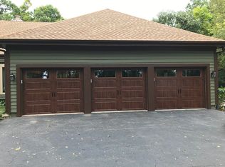 26073 N Laurel Ct, Wauconda, IL