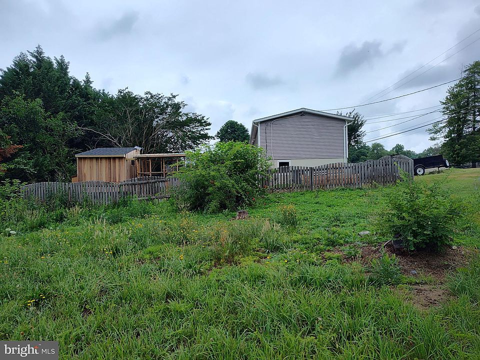 2nd image of 3692 8th Ave