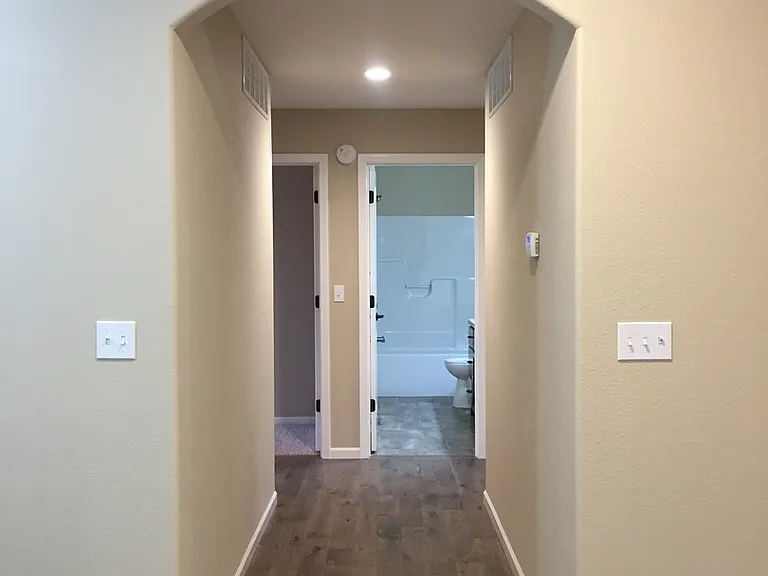 4039 Westminister Dr — Photo 7