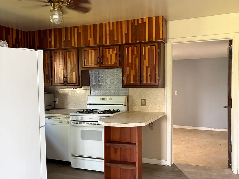 301 E Calvert St — Photo 1