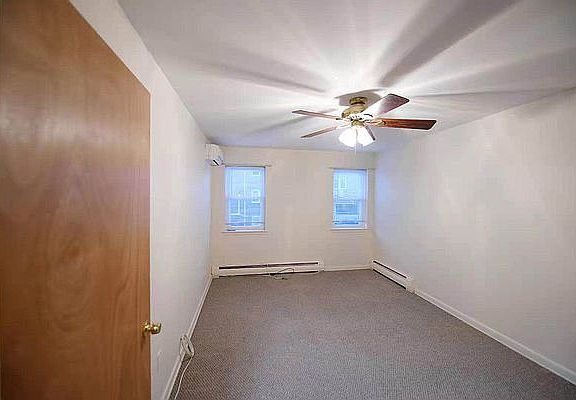 5th image of 109 27th Ave #2