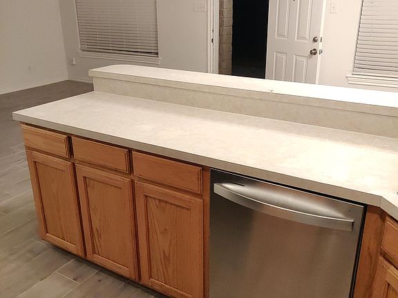 5th image of 606 Glenwood Dr #606