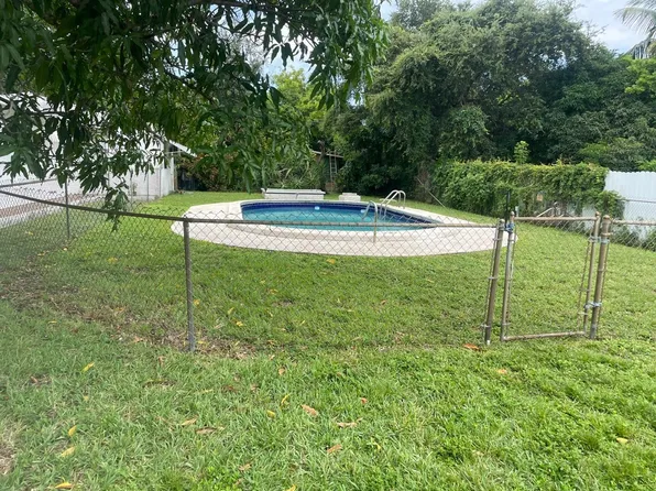 6221 SW 32nd St #3/2, Hollywood, FL 33023