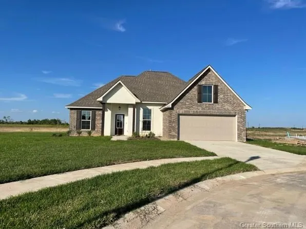 3353 Lakes Crest Dr, Lake Charles, LA 70607