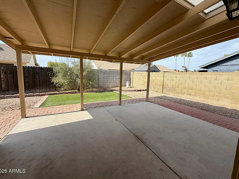 3005 W Ross Ave — Photo 14