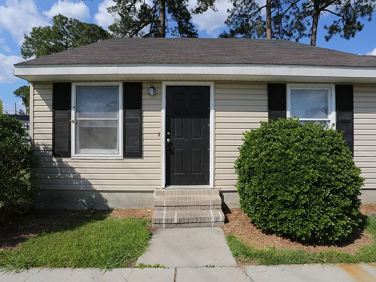 1807 Chandler Rd #1 — Photo 1