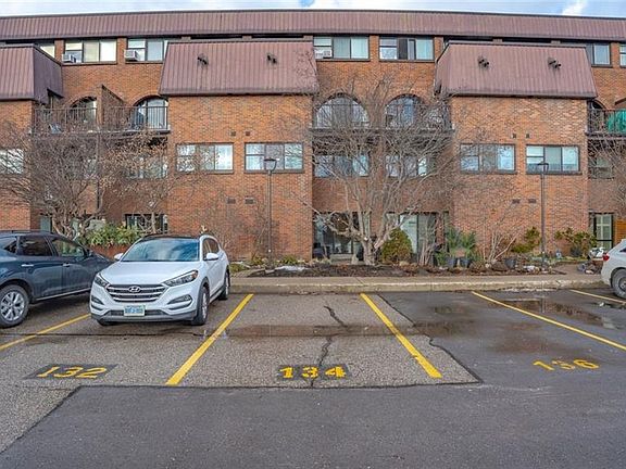 3rd image of 36 Hayhurst Rd #136