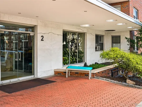 2 Washington Square #5G, Larchmont, NY 10538