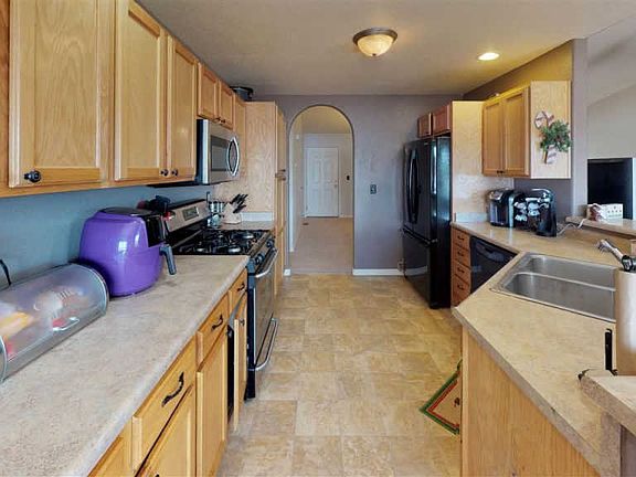 4th image of 80 Homestead Cir