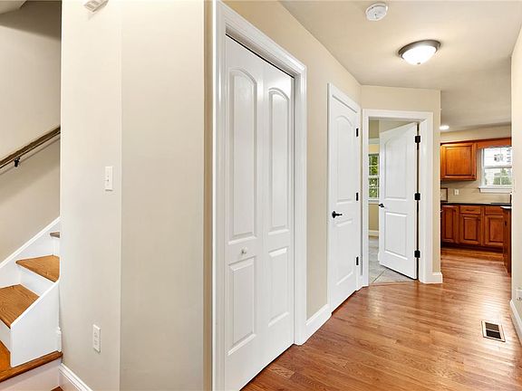 5th image of 355 Adrain St