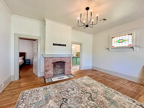 308 W Oak Ave #1 Photo 1
