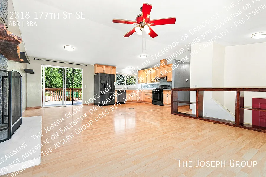 Expansive 4-Bedroom Home in Bothell! — Photo 3