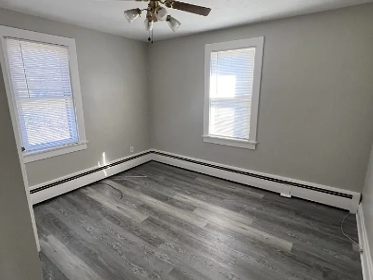 438 Harvey Ave — Photo 10