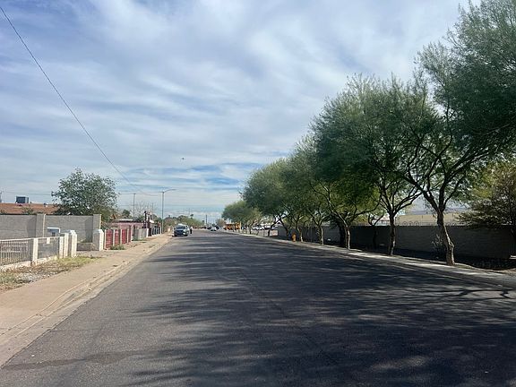 4th image of 730 W Mohave St