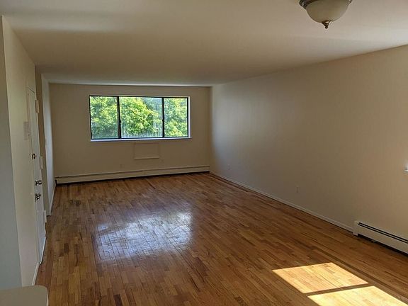 5th image of 211-04 39th Ave #3