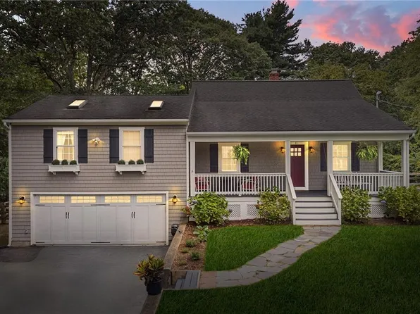 11 Houghton St, Barrington, RI 02806