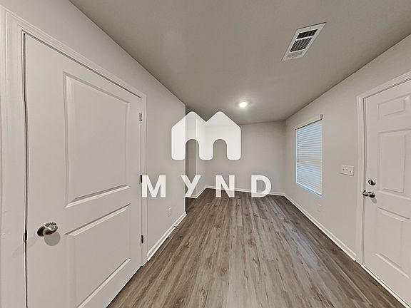 5th image of 1828 Carrington Dr