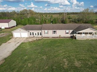 1962 Charleston Rd, Salem, IL 62881