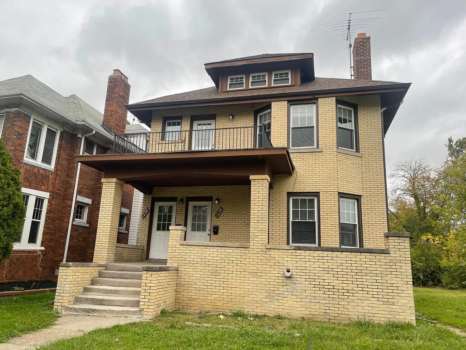 3 bed, 1400 sqft, $1,650 — Photo 1