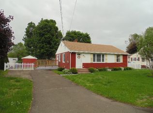 29 Elmwood Rd, Wallingford, CT 06492