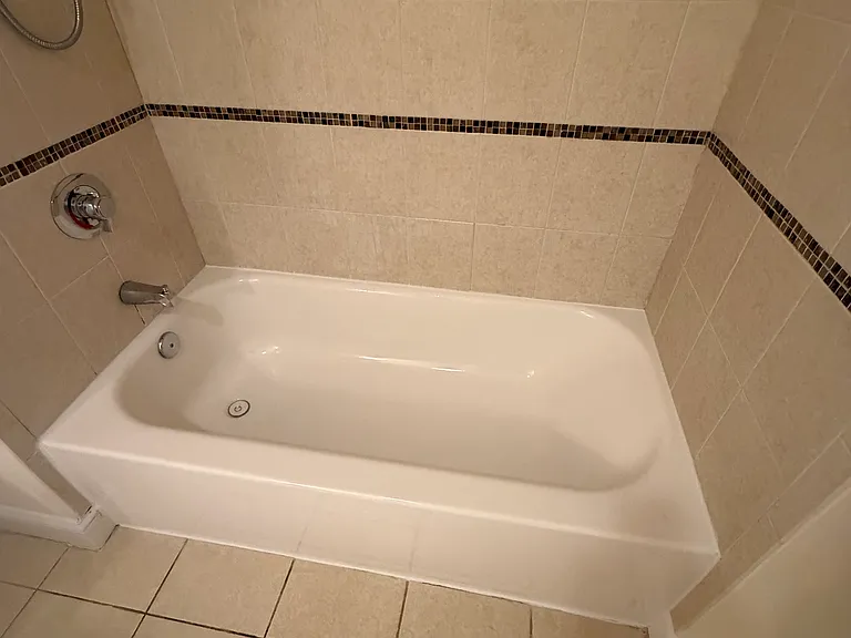 55 68th St #2B — Photo 33