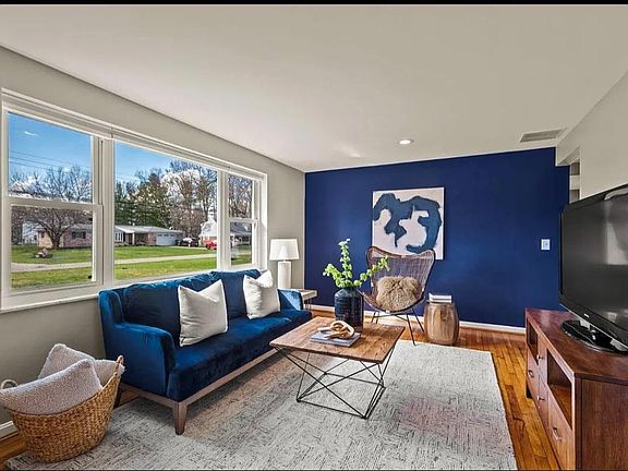 2nd image of 5810 Karen Ln