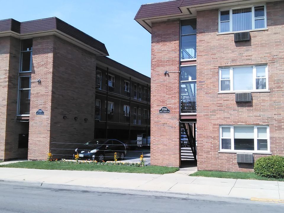 1st image of 2330 N Harlem Ave APT 2E