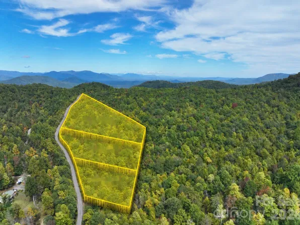 81 Bird Creek Estates Rd, Black Mountain, NC 28711