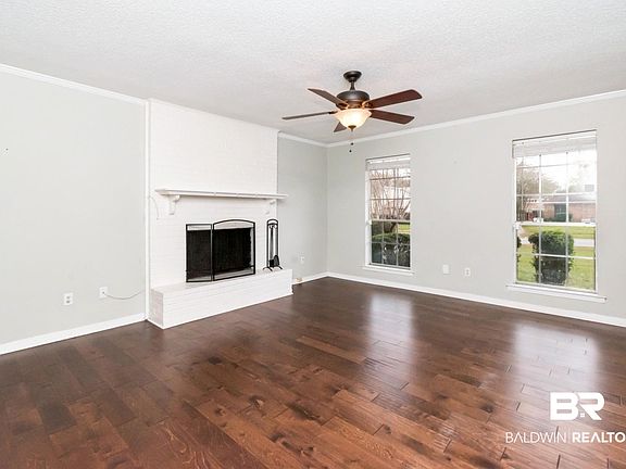 4th image of 6208 Palos Ct