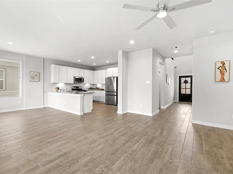 2311 Honey Heights Ln — Photo 9