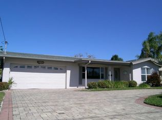 3925 Floramar Ter, New Port Richey, FL 34652